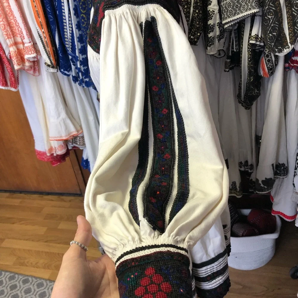Beautiful antique Maramures costume size S-M  Romanian traditional costume - Picture 6 of 7